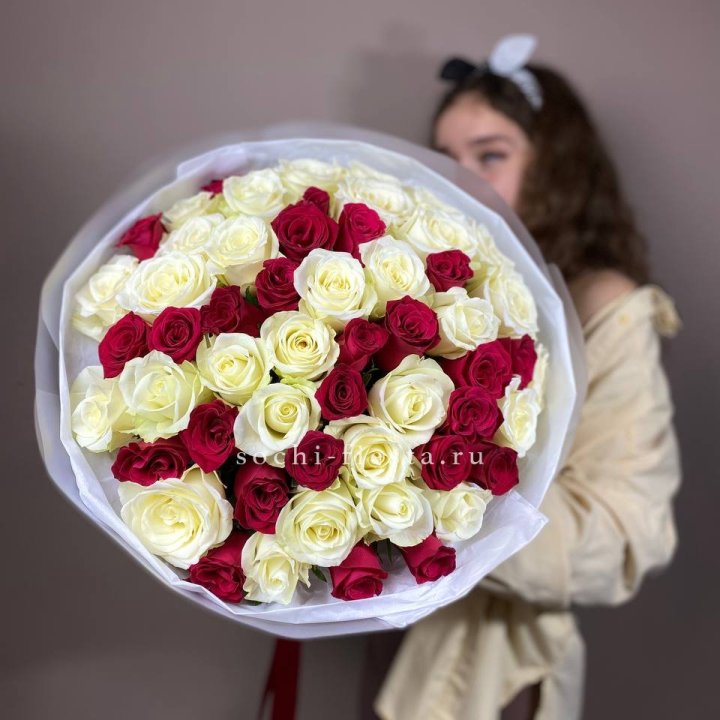 Микс из 55 роз в Пхукете